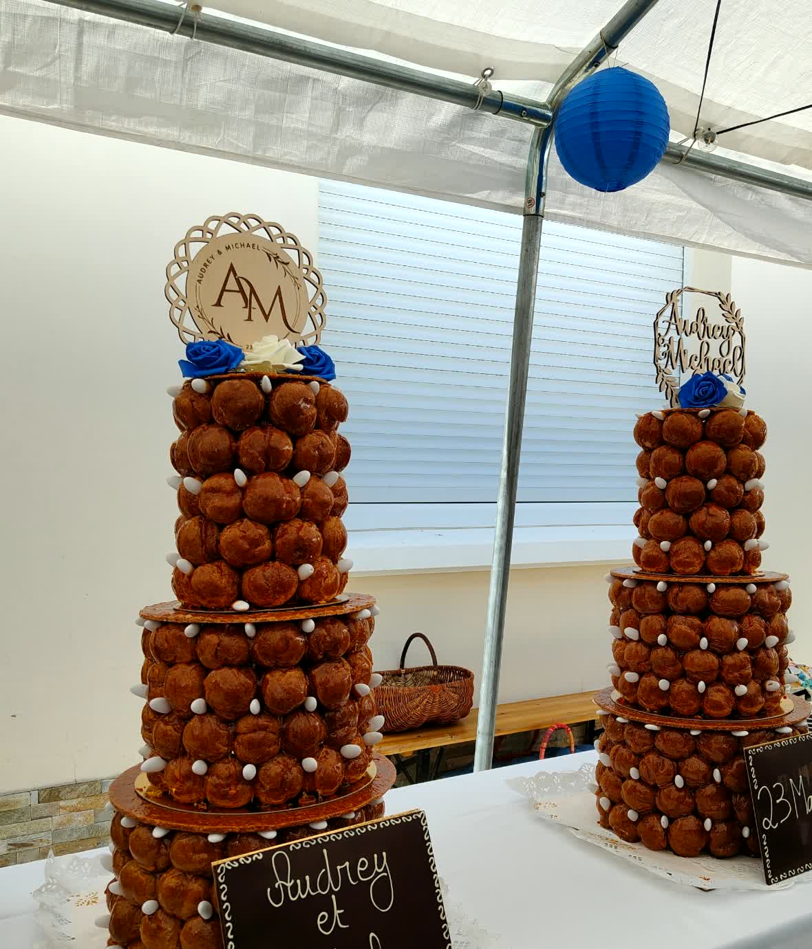 Pièces montées bleu et blanc du mariage d'Audrey et Michael