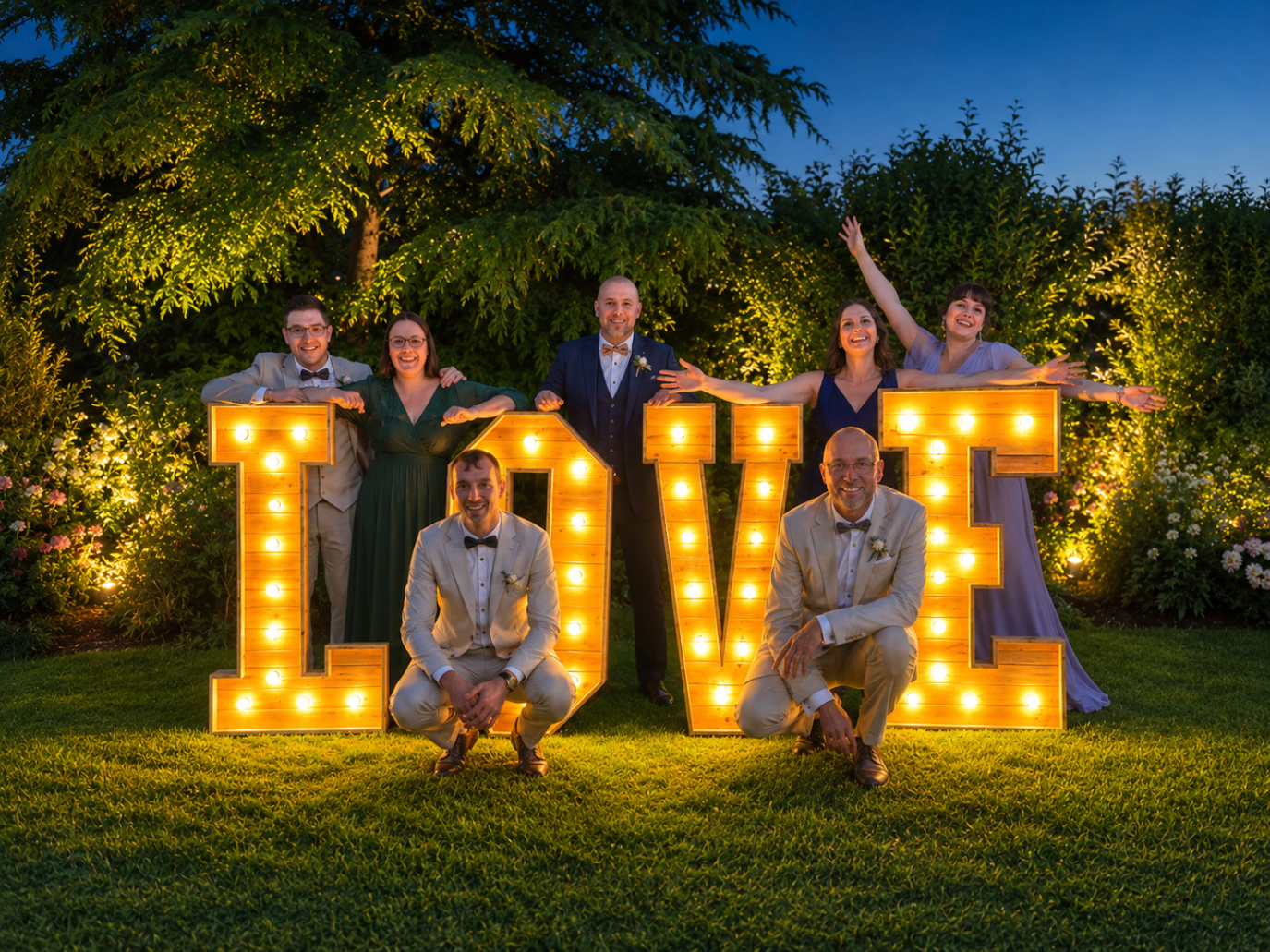Lettres lumineuses LOVE en bois de palette pour mariage